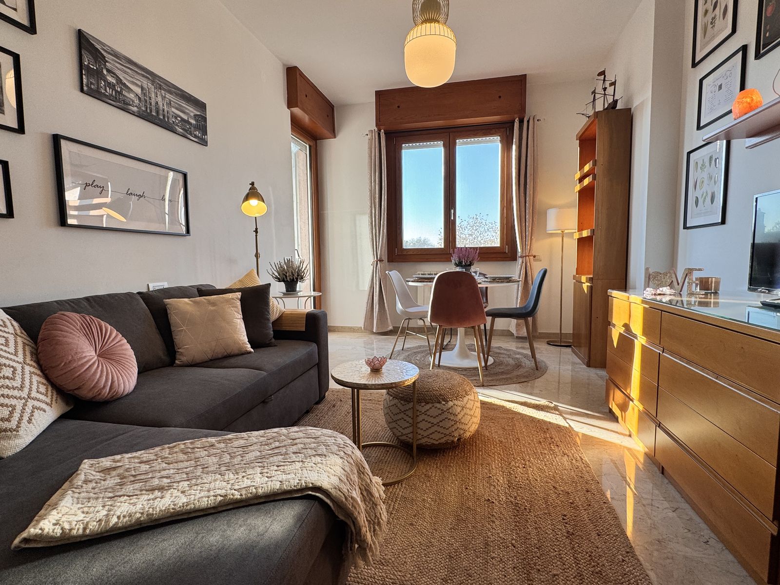 Bright Precotto home for up to 8 · two connected flats · M1